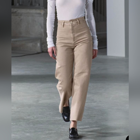 NWOT Zara High Rise Beige Jeans - Picture 1 of 11